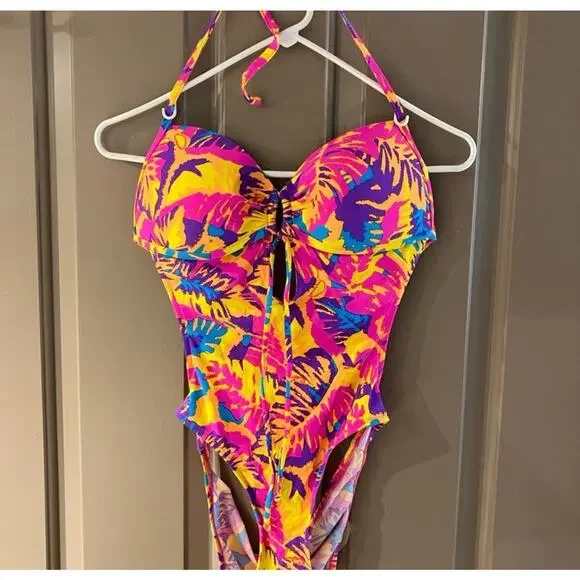 Venus One Piece Swimsuit Size 10 Sweetheart Monokini Lovey Leaves String Sexy - Picture 2 of 4